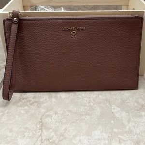 Michael Kors Jet Set Wristlet Saffiano Leather Dark Fawn Color